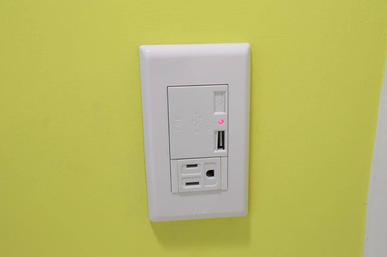 幸福加油站電梯民宿 -近東大門夜市 Hualien stad Exteriör bild
